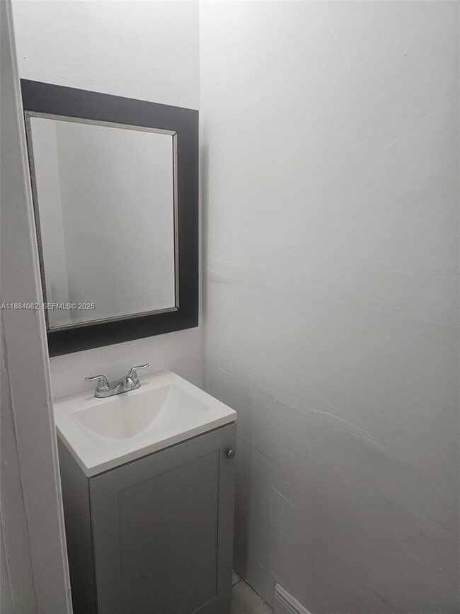 Photo - 5461 W 24th Ave Unidad 54