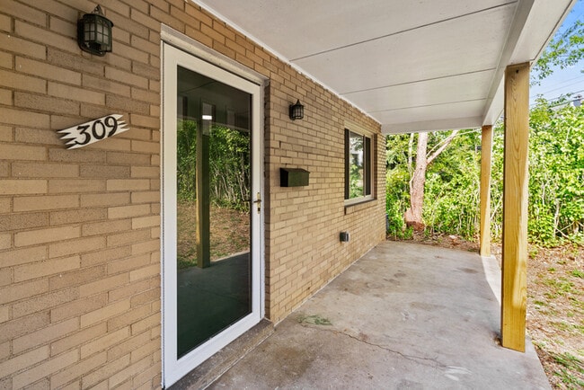 Building Photo - 309 Sebring Ave Rental