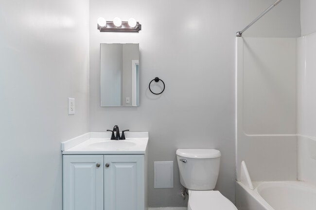 Photo - Affordable Luxury Apartment Near DC Unit 4