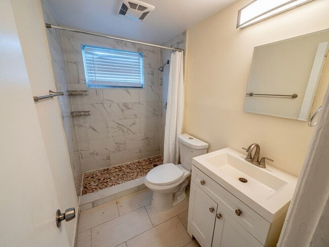 Photo - Ventura Blvd FTL 2633-2635 Unit Ventura Blvd FTL 2633