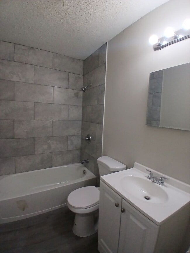 Photo - Renovated 2 bedroom 1 bath Duplex - Open T...