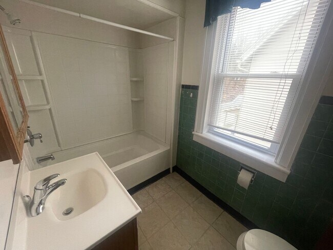 215 Giles St Unit A