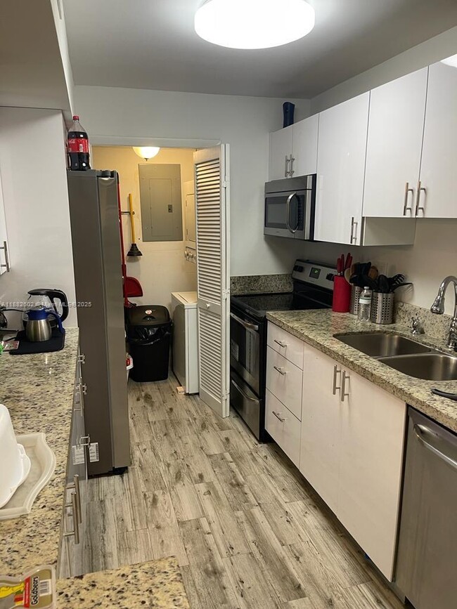 Building Photo - 100 Lakeview Dr Unit 207 Rental