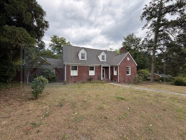 Building Photo - 3925 Rosewood Dr Unit 3925 Rosewood