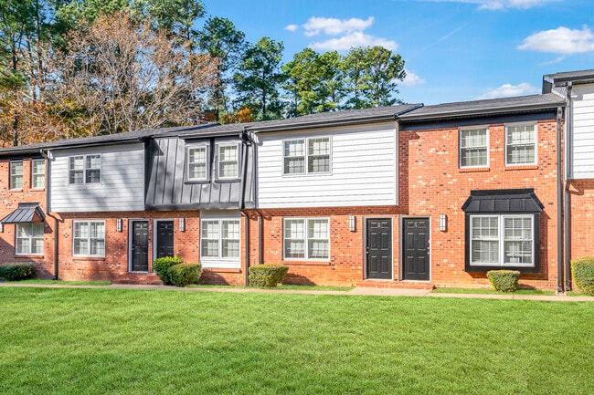Country Club Apartments