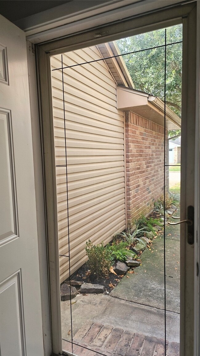 Photo - 2610 Strait Ln