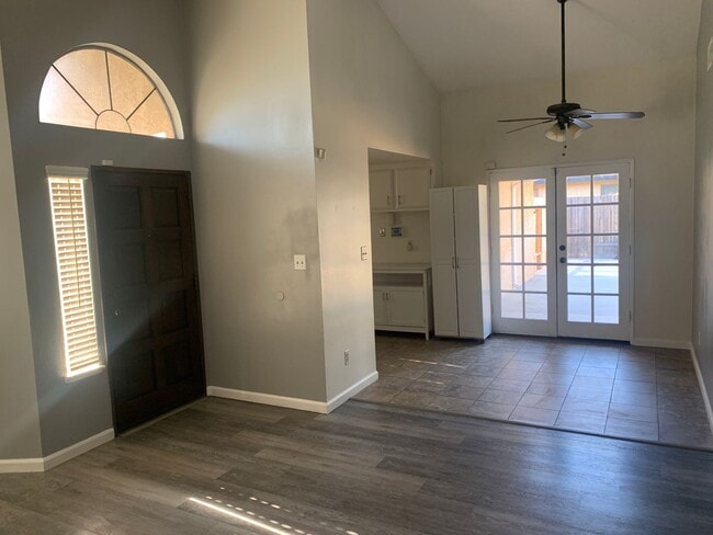 Photo - Clean 3 Bedroom / 2 Bathroom House in Sout...