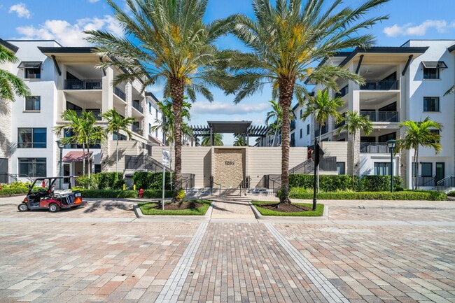 Building Photo - 1035 3rd Ave S Unit 312