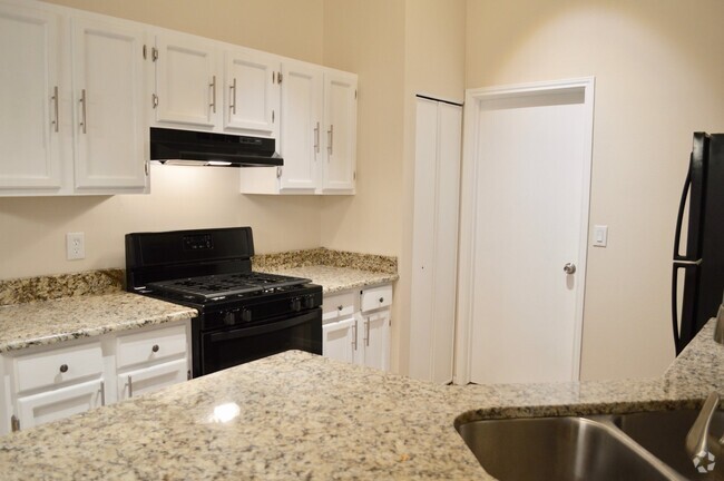 Building Photo - Nicely updated single story 4/2 Ready for ... Rental
