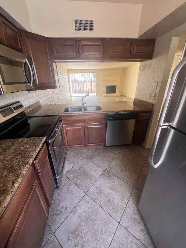 Building Photo - 1307 S Copias Way