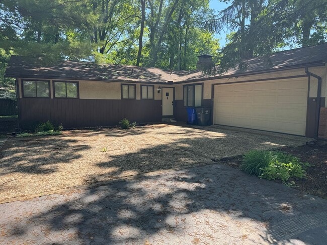 Building Photo - 3 Bedroom Ranch Home - Upper Arlington, OH