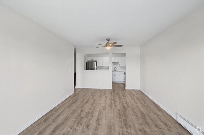 1BR, 1BA - 650SF - Living Room