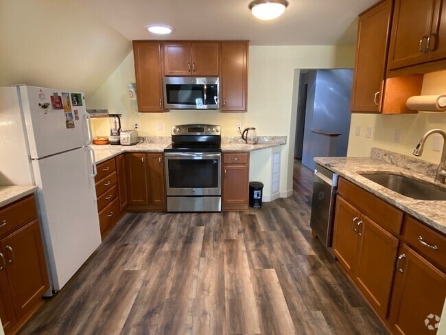 Building Photo - 2818 Sommers Ave Unit Sommers 2nd floor Rental