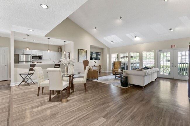 Creekwood Apartment Homes apartments — community photo