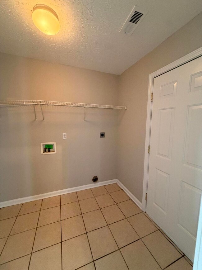 Photo - 537 Vonbryan Trace