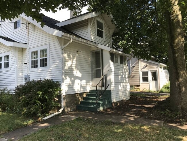 Photo - 300 N Hayford Ave