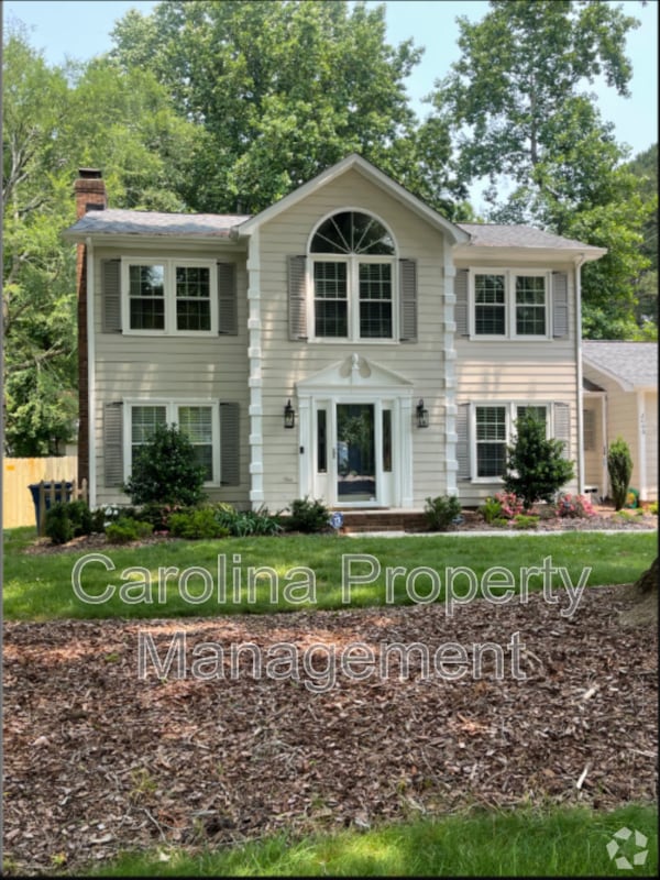 Building Photo - 2000 Mill House Ln