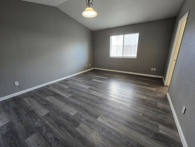 Photo - 3313 Jamestown Dr