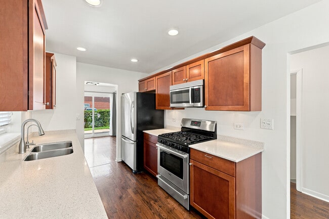 Photo - 630 Hibbard Rd