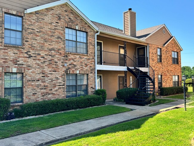 400 South Town #105 - 2 bedroom Condo - 400 South Town #105 - 2 bedroom Condo Unit 105