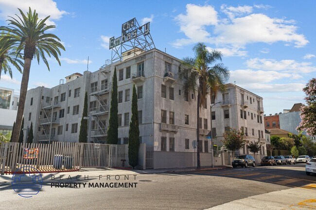 Photo - 702-708 S. Mariposa Ave.