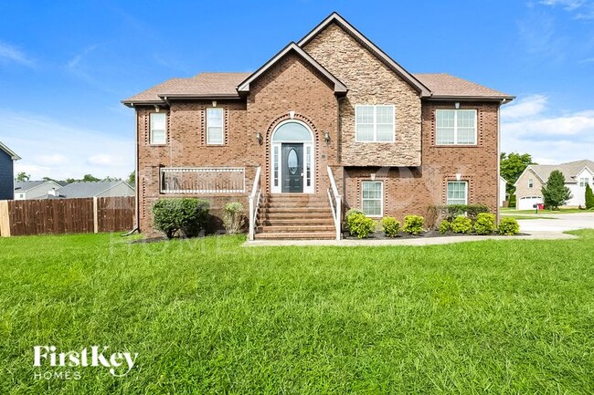 Building Photo - 698 Ellie Nat Dr