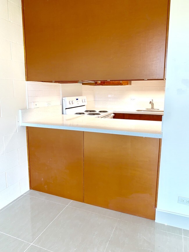 Side Kitchen - 1570 Frear St Unidad #2