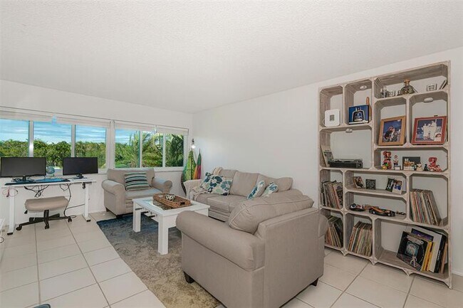 Photo - 100 Lakeview Dr Unit 206