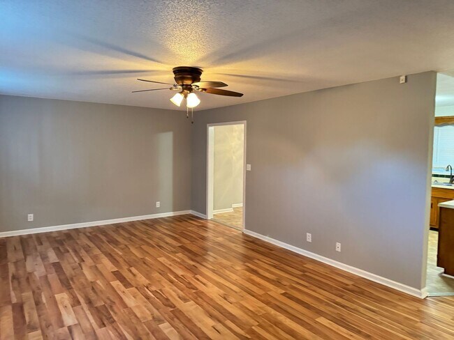 Photo - Centrally Located in St. B! 3 Bedrooms and 2.5 Baths! Fenced Backyard!