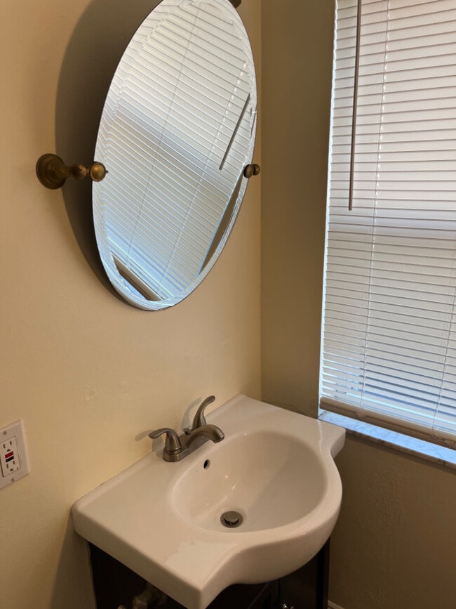 Photo - Baywalk Apartments