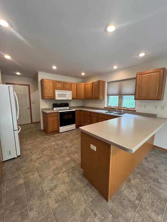 Building Photo - Single Family Home in a Quiet Neighborhood Available!