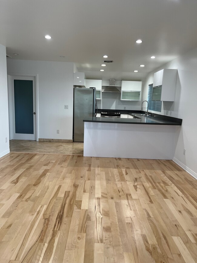 Photo - 1146 N Clark St Condo Unit 1