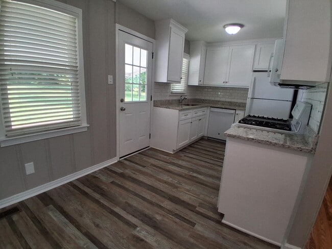 Photo - 1923 Woodmont Dr