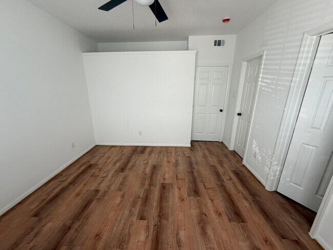 Photo - 2323 Fairwind Rd Unidad 105