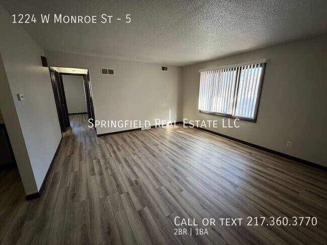 Sparkling 2 Bed 1 Bath Gem with Modern Upg... - Sparkling 2 Bed 1 Bath Gem with Modern Upg... Apartment Unit 5