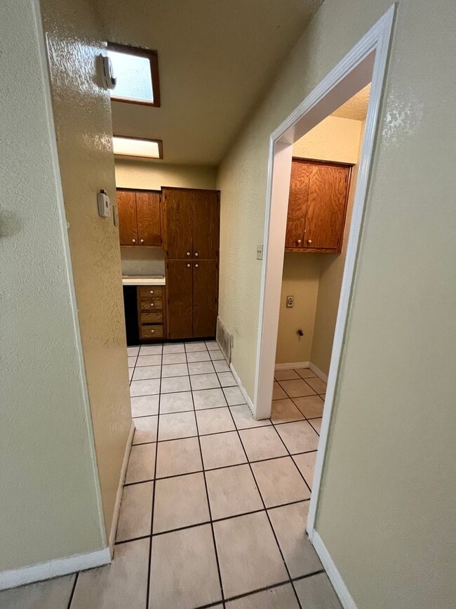 Building Photo - 2309/2311 Pena Cove Unit 2309 Pena Cove
