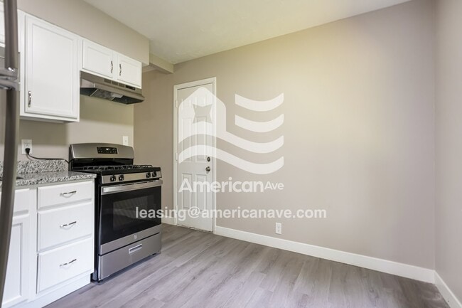 Photo - 2005 N Elmer St