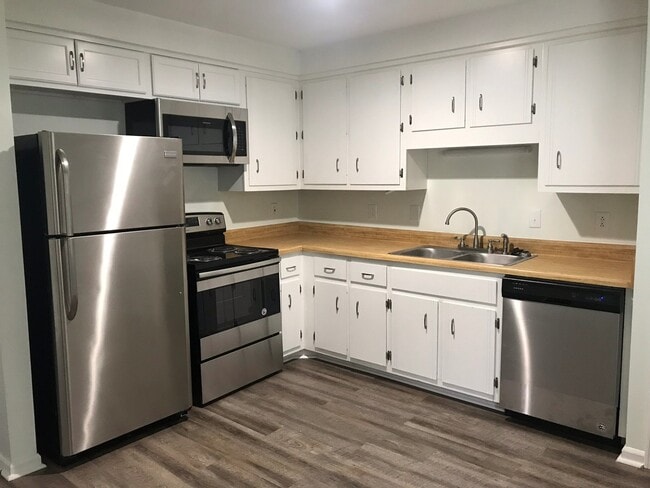 Photo - 1661 Baltimore Dr Unit A