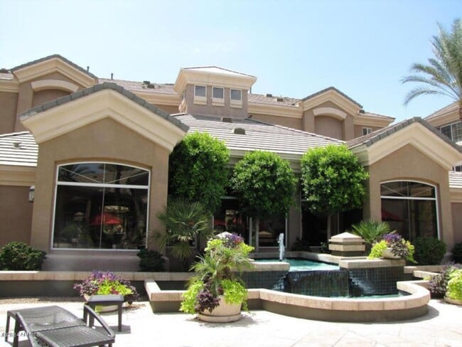 4465 E Paradise Vlg Pkwy S