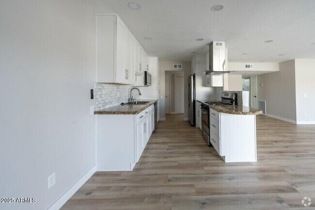 Building Photo - 6767 N 7th St Unit 125 Rental