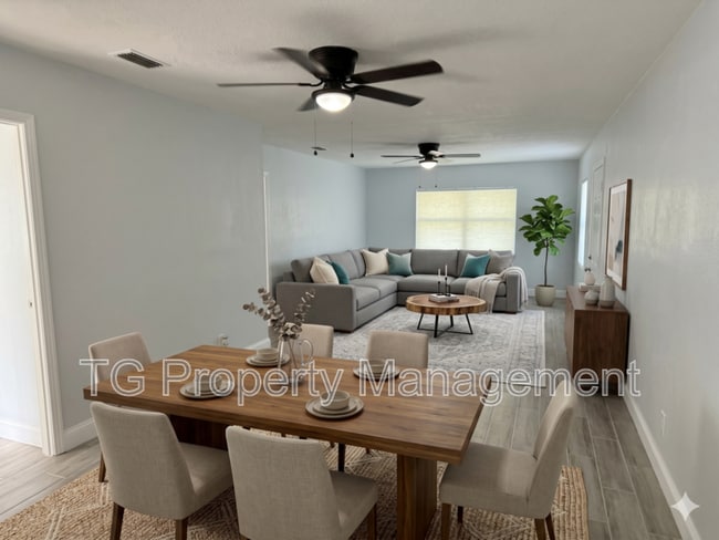 Building Photo - 4721 E Castlewood Dr