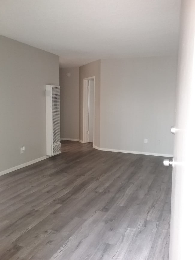 Photo - Glencrest Palms Apartments