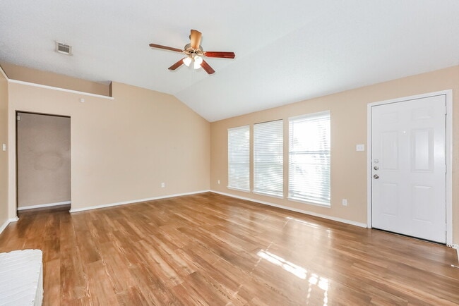 Photo - 309 Willowstone Trail