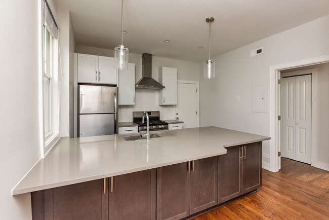 Photo - 2045 N Wolcott Ave Unit 2R
