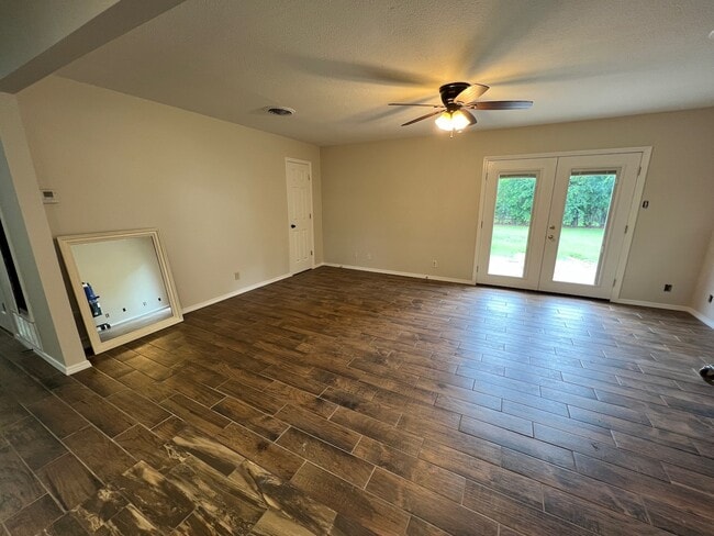 Photo - 309 Stadium Dr