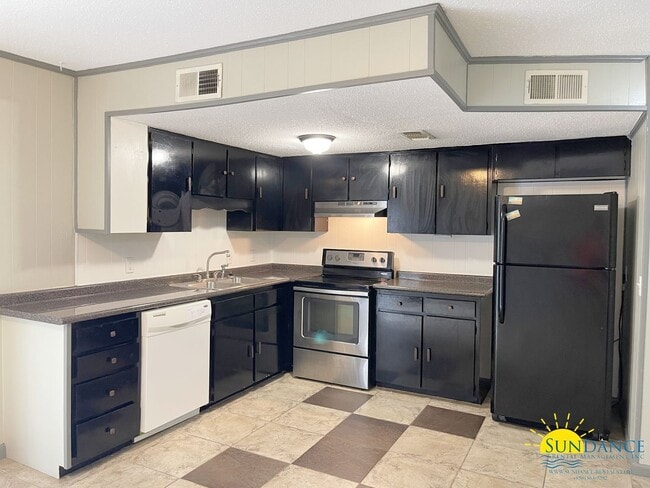Photo - 144 Valencia Dr