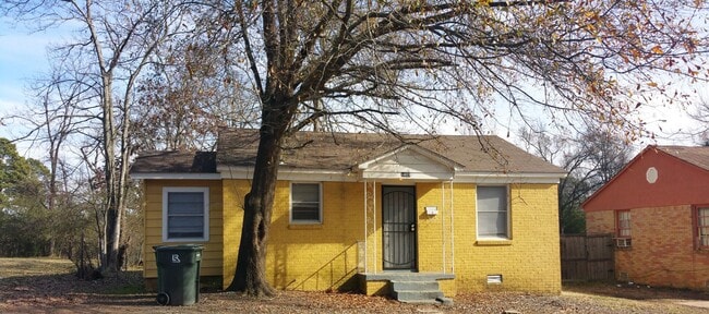 Building Photo - 2 Bedroom Home