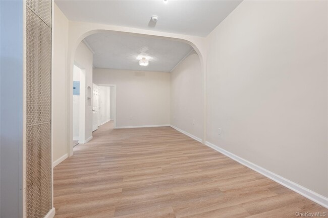 Photo - 308 E 8th St