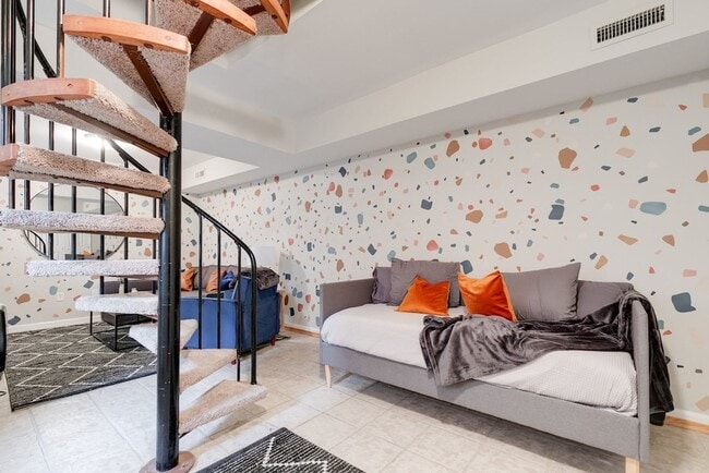 Building Photo - Princess Anne Unit C