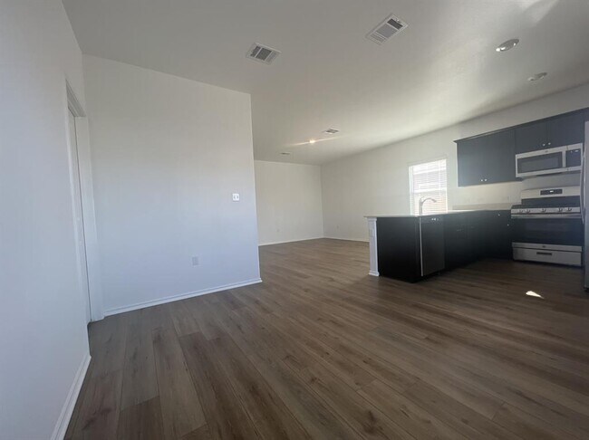 13721 Menard Wy